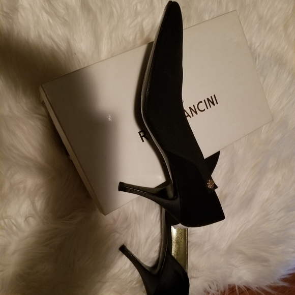 Beautiful shoes - Picture 4 of 5